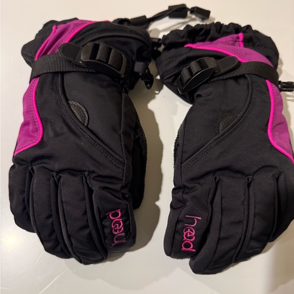 Head Other - Head Black and Pink Gloves